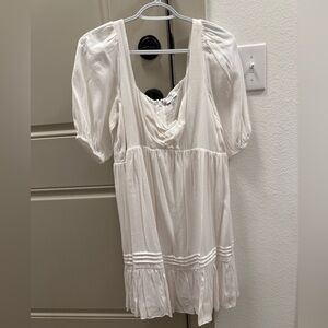 Chic White Mini Dress with Puff Sleeves